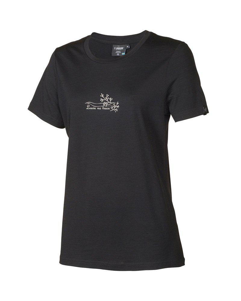 GY t-shirt med kort ärm i svart, med broderad design på framsidan, tillverkad i merinoull.